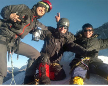 Four Hundred six Climbers ready to climb 15 peaks in Nepal